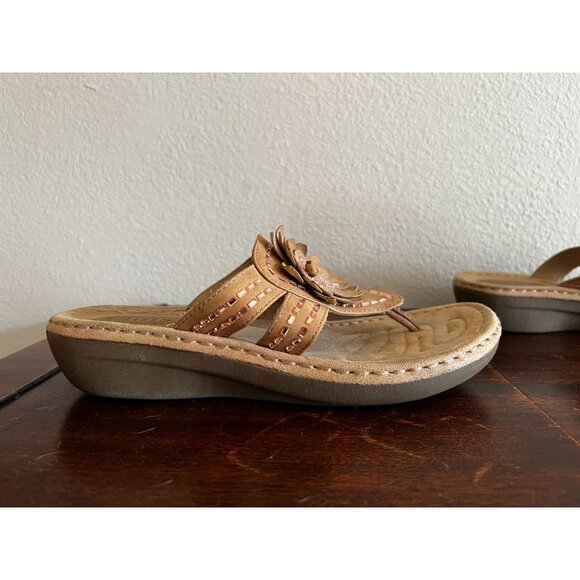 Cliffs By White Mountain Wedge Sandals Womens 9M Tan Floral Embellished Flip Flo - Picture 7 of 15